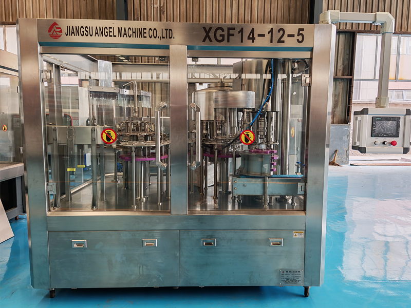 4000瓶/小时瓶装水灌装机