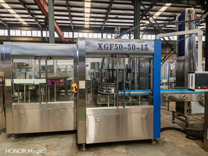 等压含气饮料灌装机